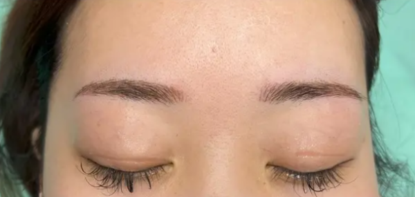 朝のメイクが楽になる？眉アートメイクという選択