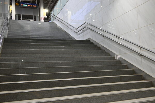 膝の外側が痛い…「膝窩筋腱炎」かもしれません